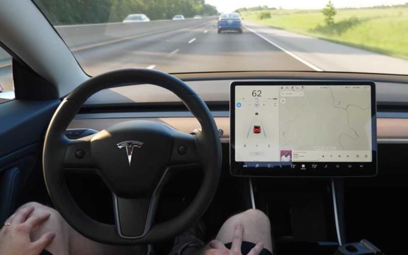 FSD Full Self Driving di Tesla